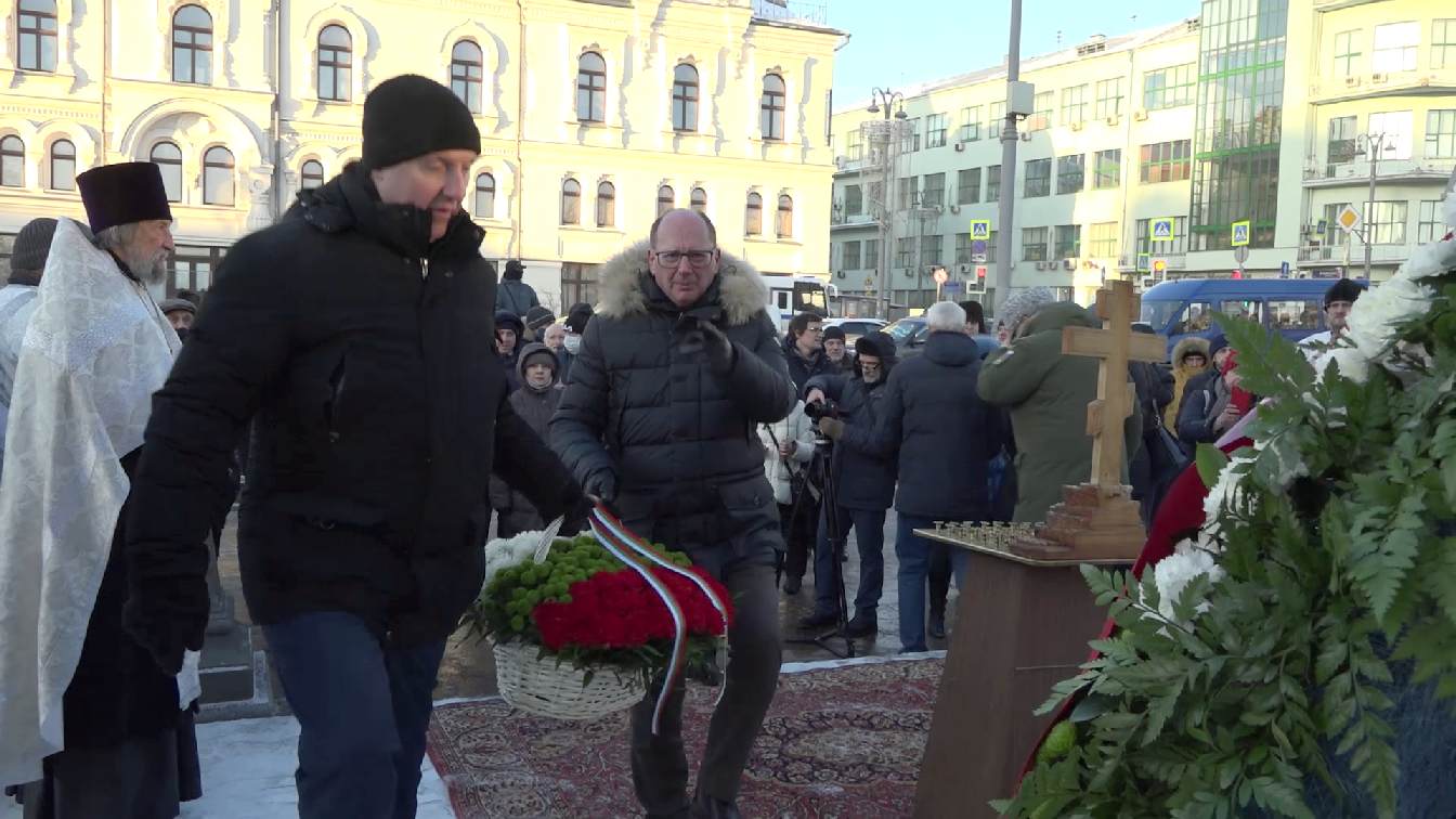 Возложение цветов у памятника Героев Плевна 10.12.2021г