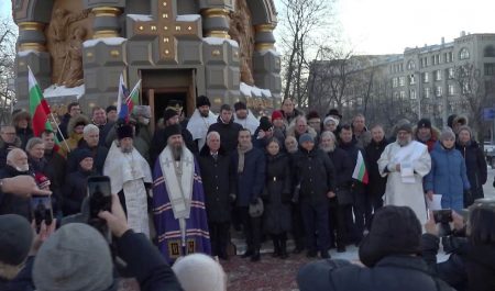Возложение цветов у памятника Героев Плевна 10.12.2021